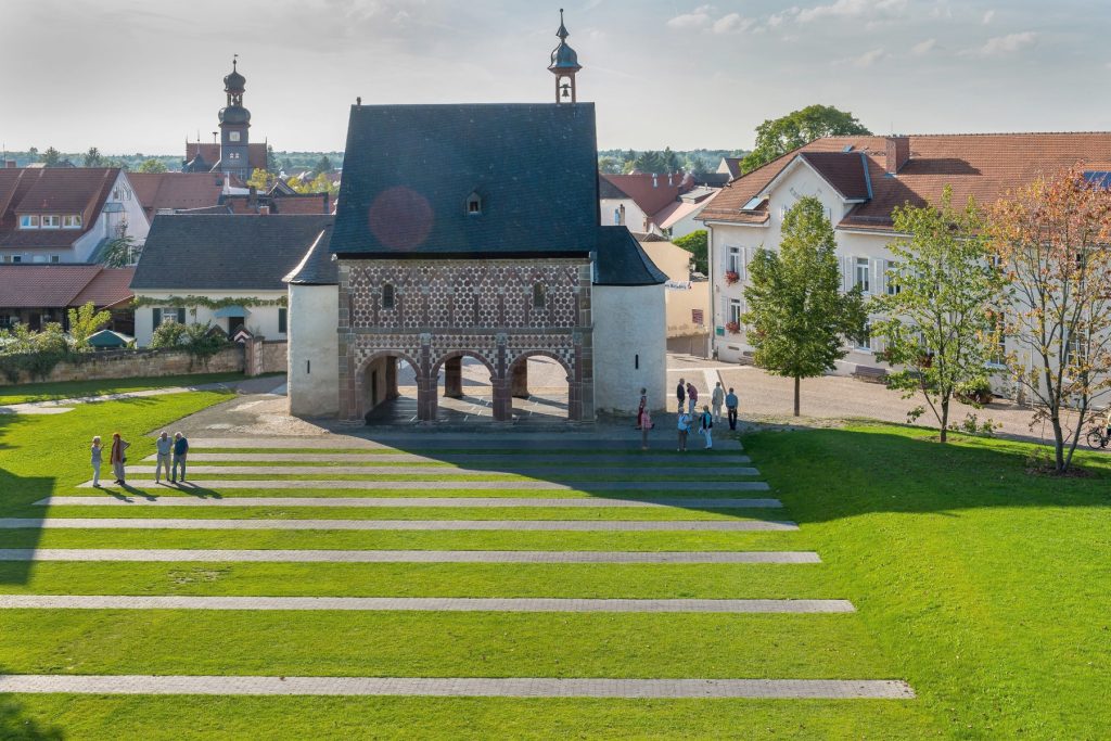 bergstrasse_roter riesling_Königdhalle Kloster Lorsch Unesco Weltkulturerbe